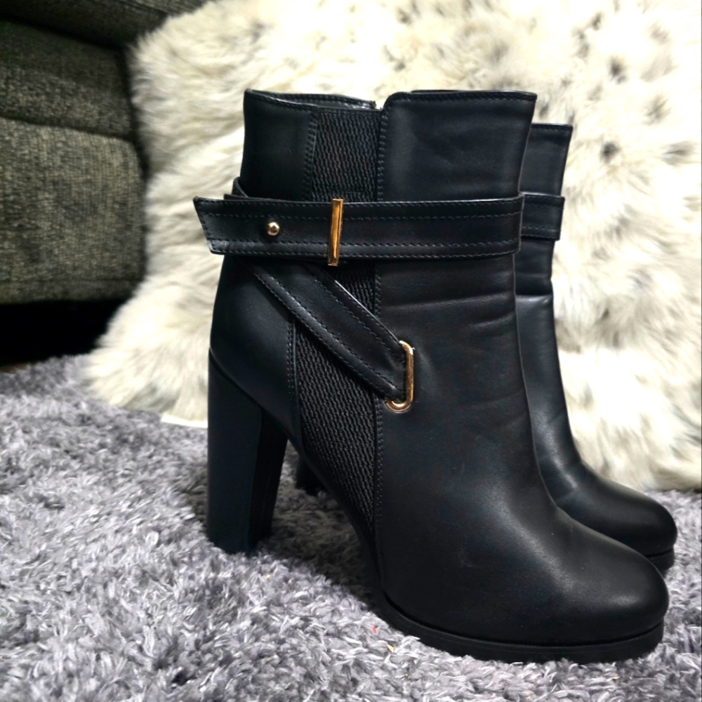 Black ankle boots size 10, Shoe Dazzle